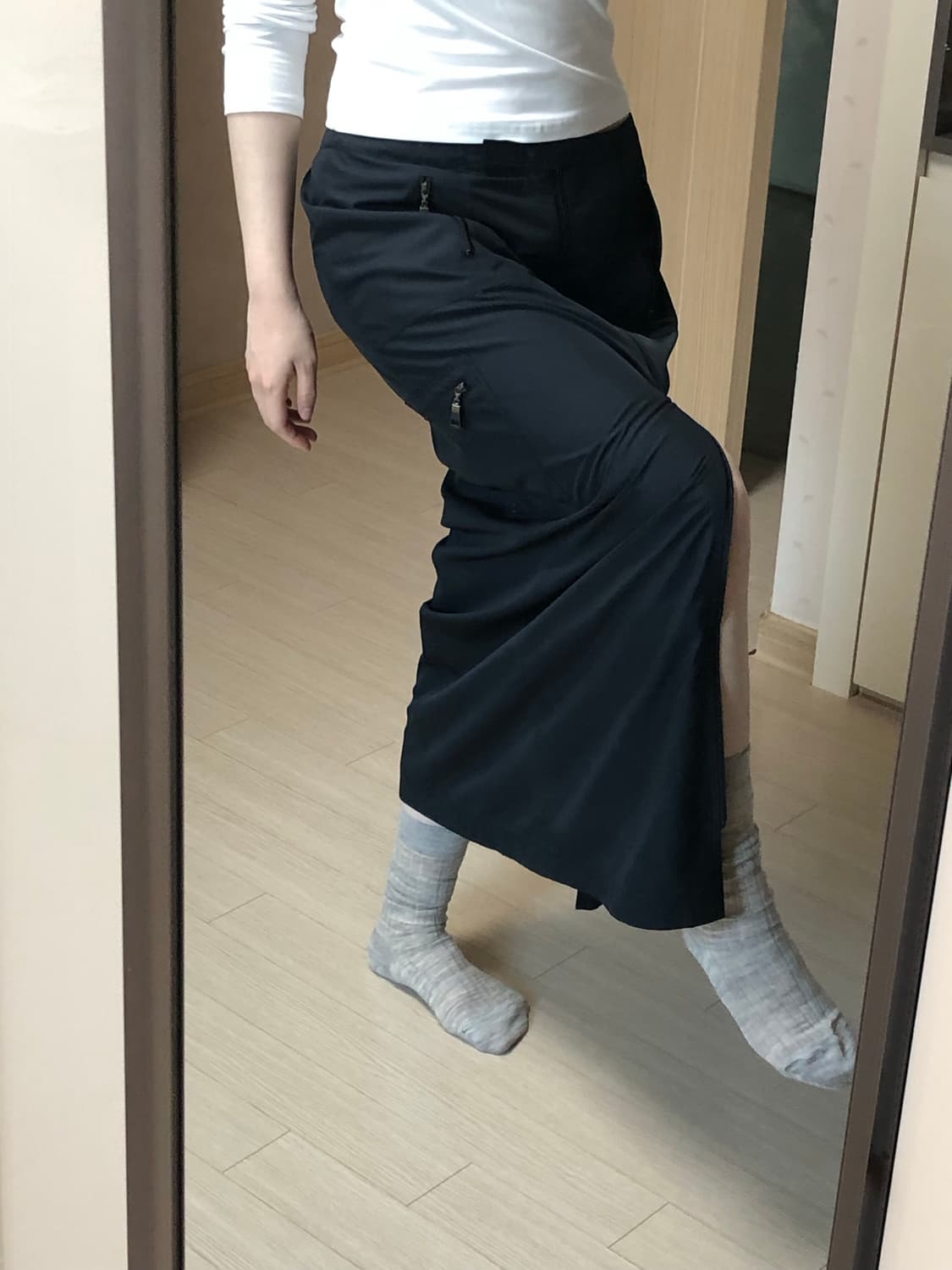 검정 나일론 앞지퍼 트임 맥시스커트 롱스커트 프라다스포츠 고프코어 상품이미지5