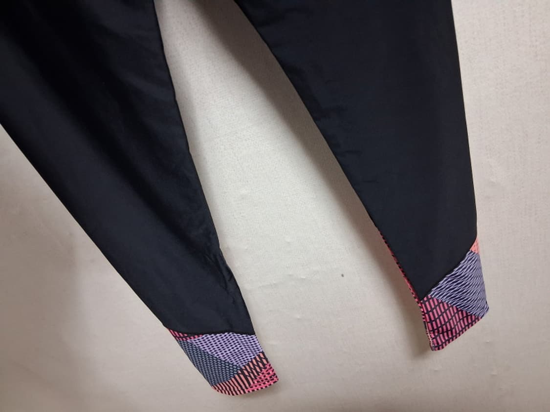 일본수입 여성 헬스저지운동복  4개 셋업 미착용 66
 상품이미지8