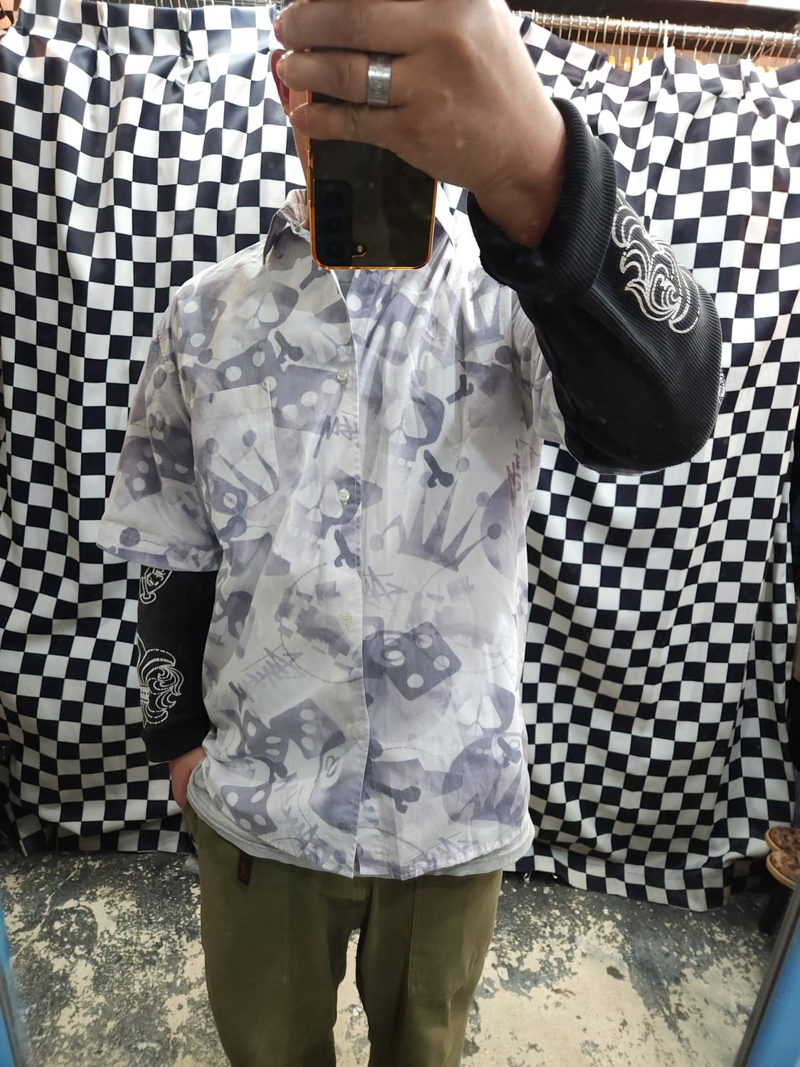 스투시 어센틱 8볼 왕관 나염 반팔 셔츠

 상품이미지9