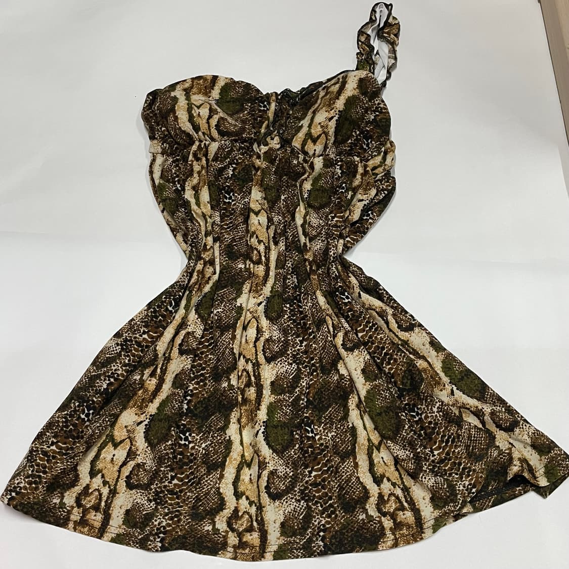 Shop 502 갸루 파이톤 원숄더 원피스 상품이미지3