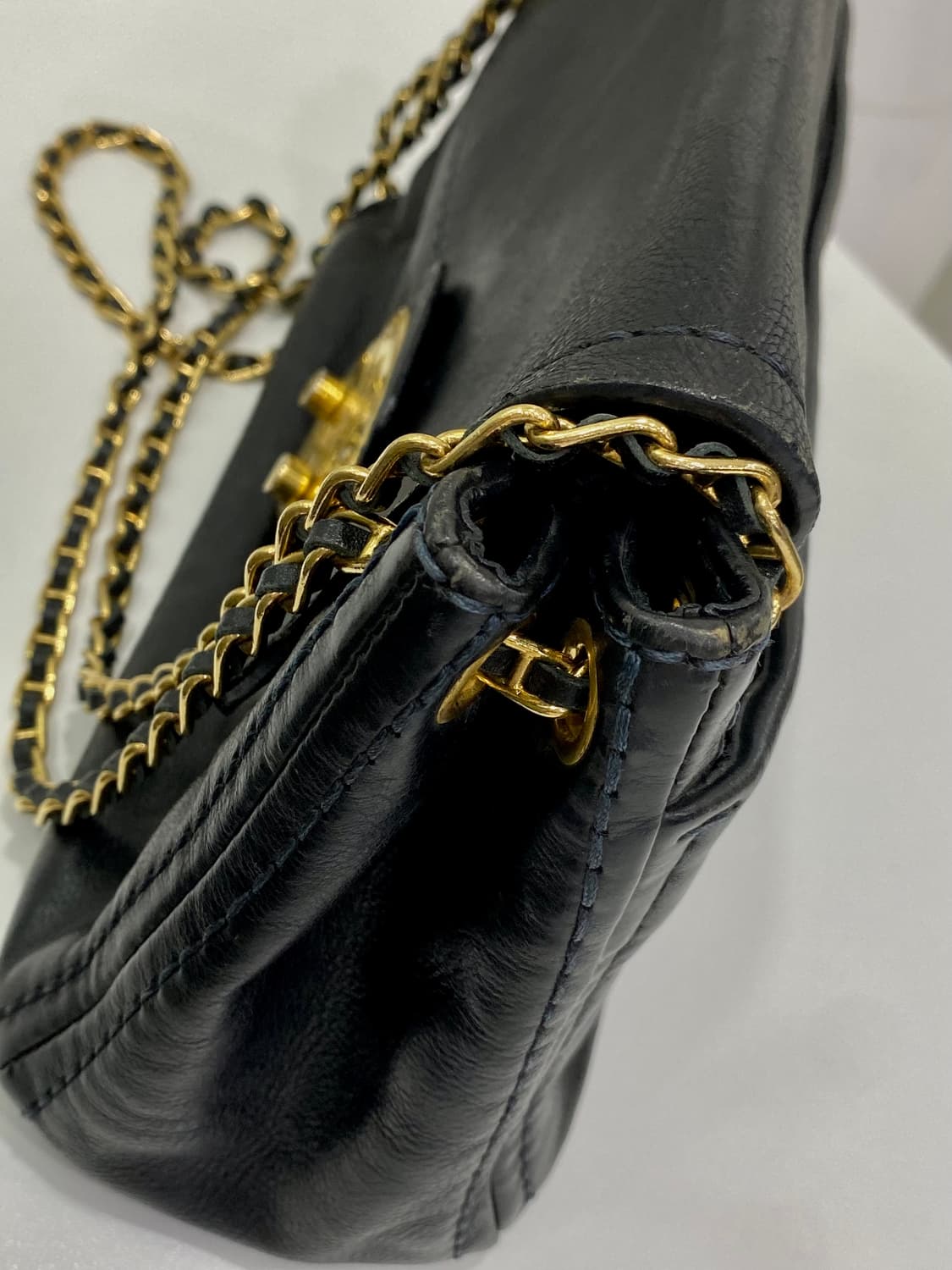 프라다 금장 체인 숄더백 상품이미지10