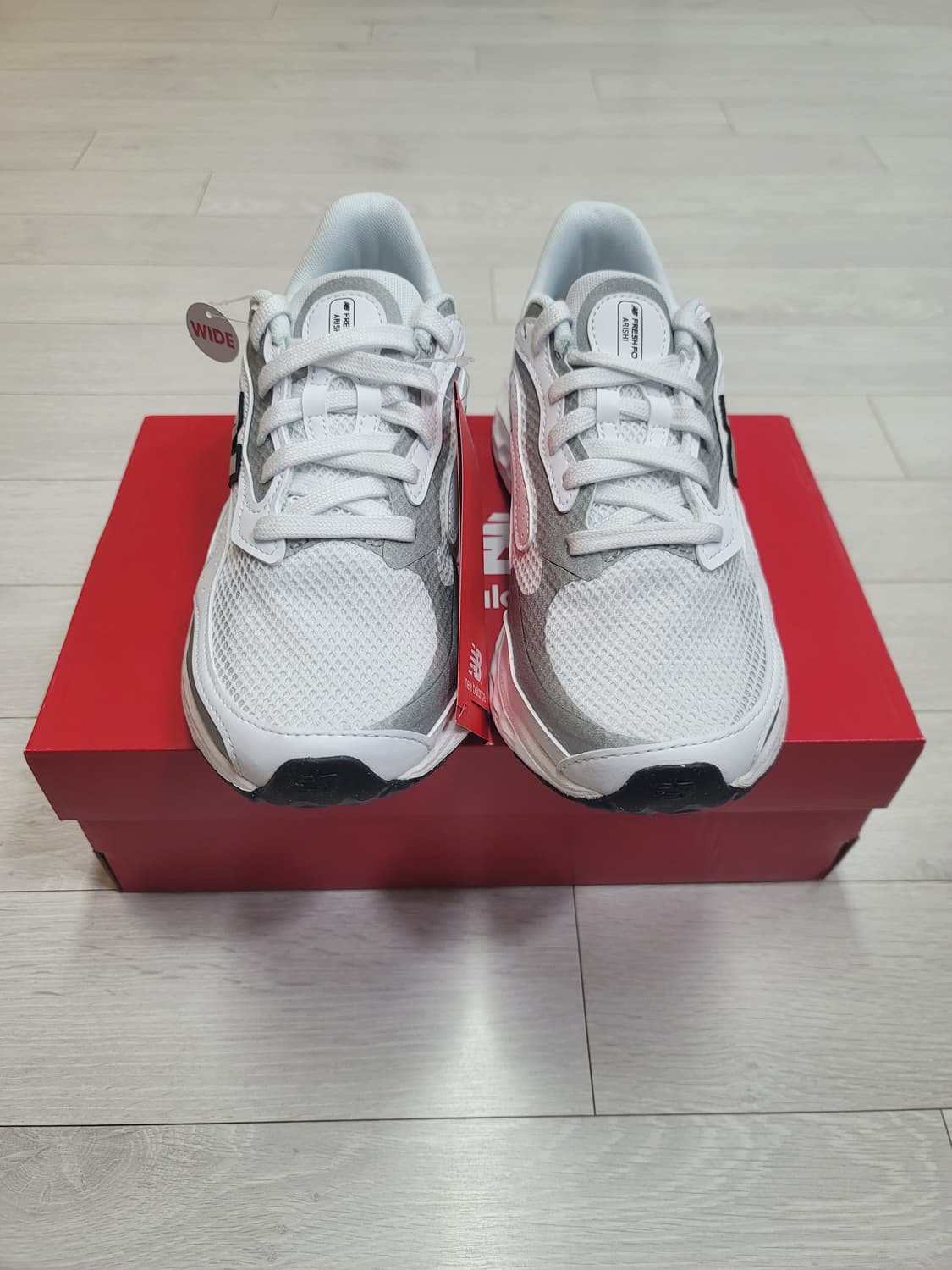 (255)(W)뉴발란스 프레쉬 폼 아리시 v4 화이트 실버 메탈릭[대전] 상품이미지5