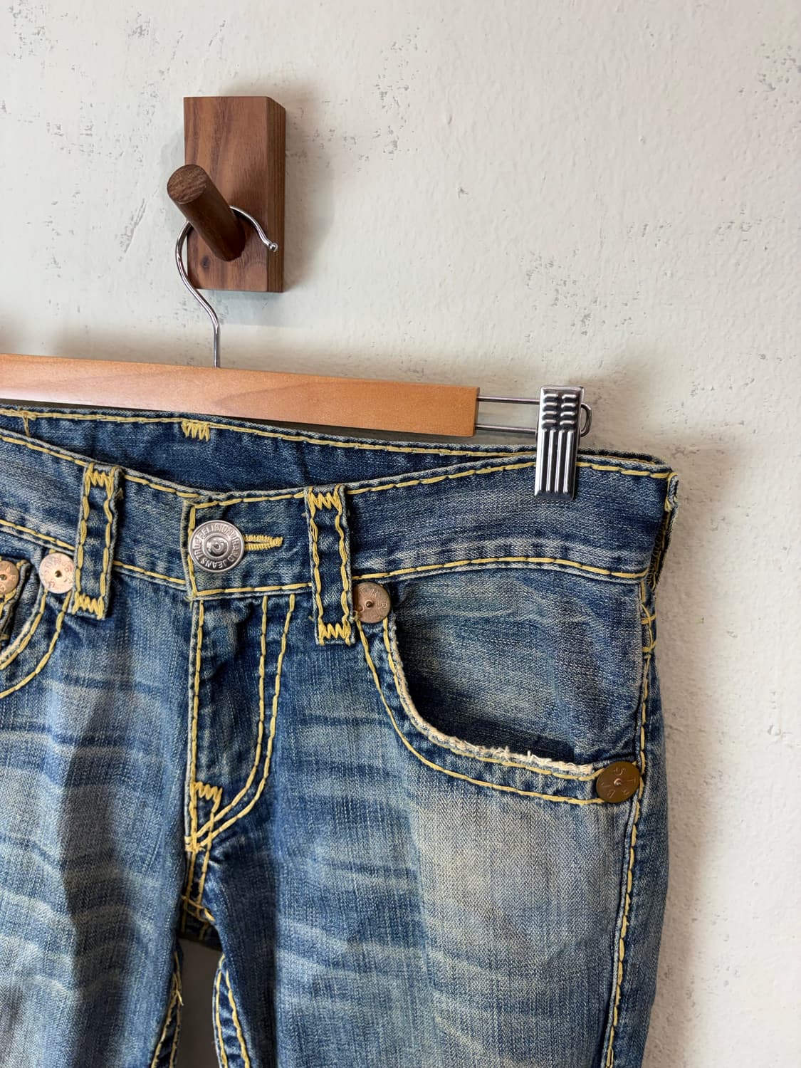 트루릴리전 빈티지 디스트레드 부츠컷 데님팬츠 상품이미지7