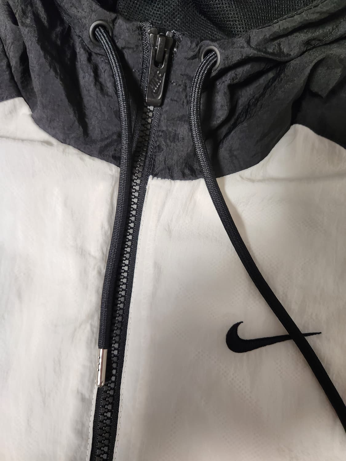 나이키 애슬레틱스 우븐 후드집업 바람막이 세트 사이즈95 m

여러 중고 상품이미지8