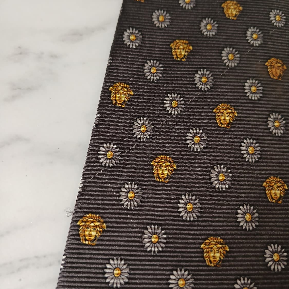 지아니 베르사체 메두사 패턴 넥타이 9.6cm B등급 E869 상품이미지6