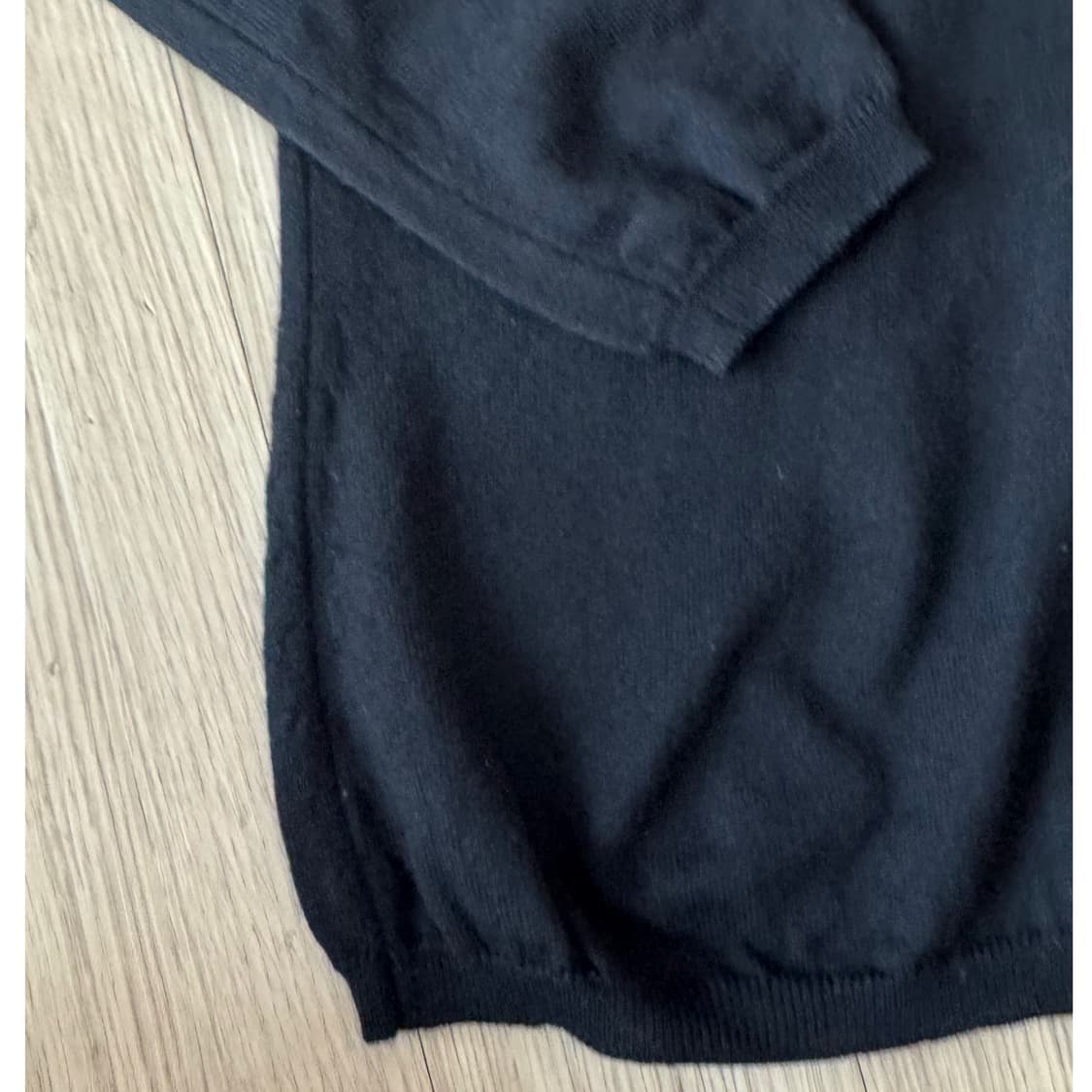 질샌더  블랙 V넥 니트  44-55반  상품이미지3