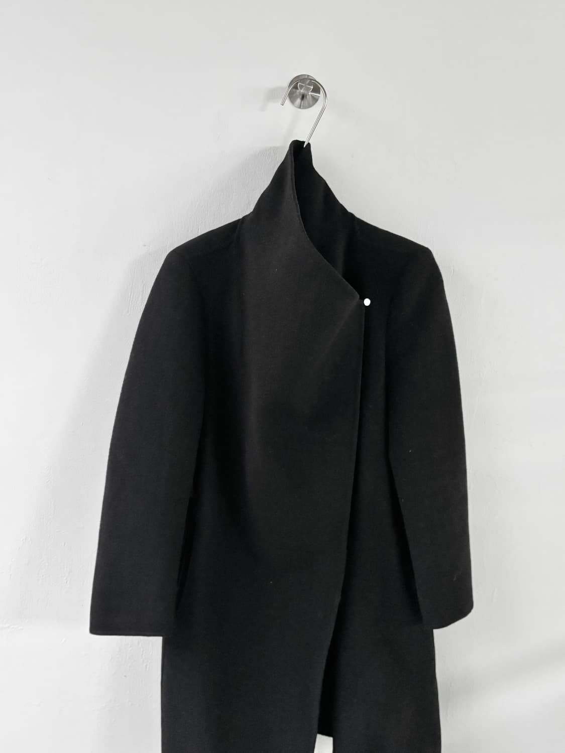 베라왕 하이넥 사선 캐시미어 코트 상품이미지2