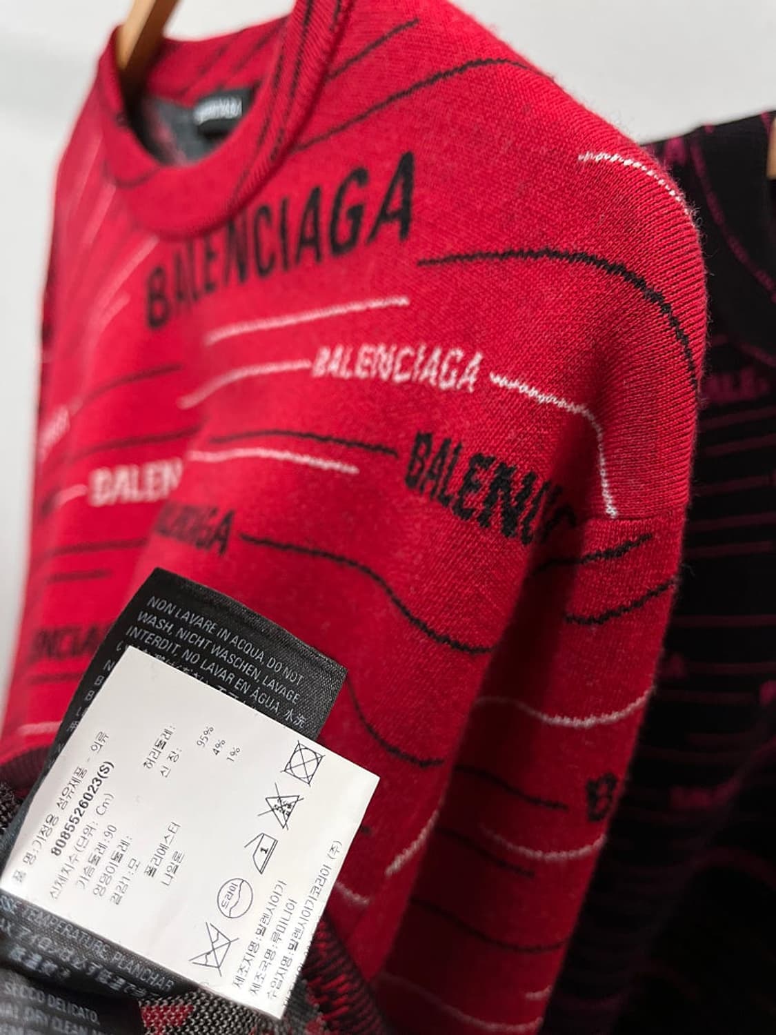 100) 발렌시아가 레드 레터링 니트 상품이미지5