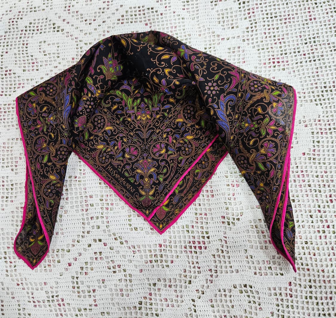 입생로랑 오리엔탈 플라워 패턴 손수건 상품이미지4