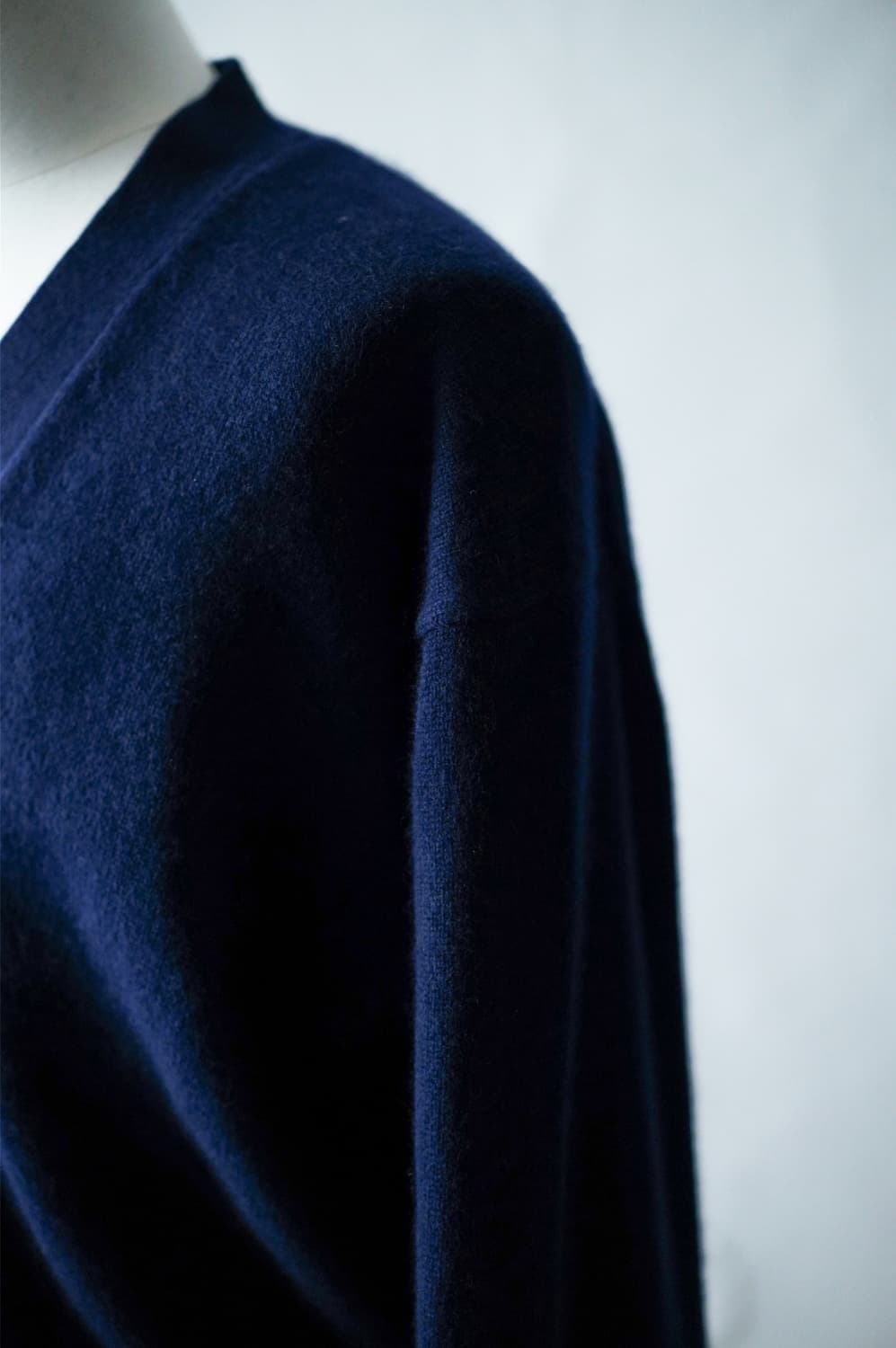 헤릴 herill 골든캐시미어 가디건 네이비 3 상품이미지3