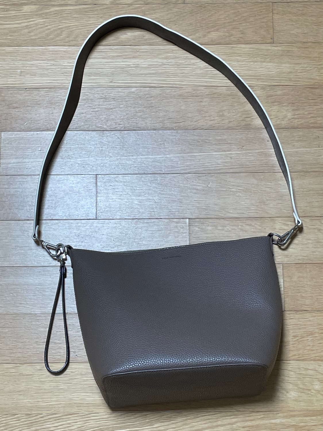 FIND KAPOOR 파인드카푸어 버킷백 가방 핑고백 상품이미지7