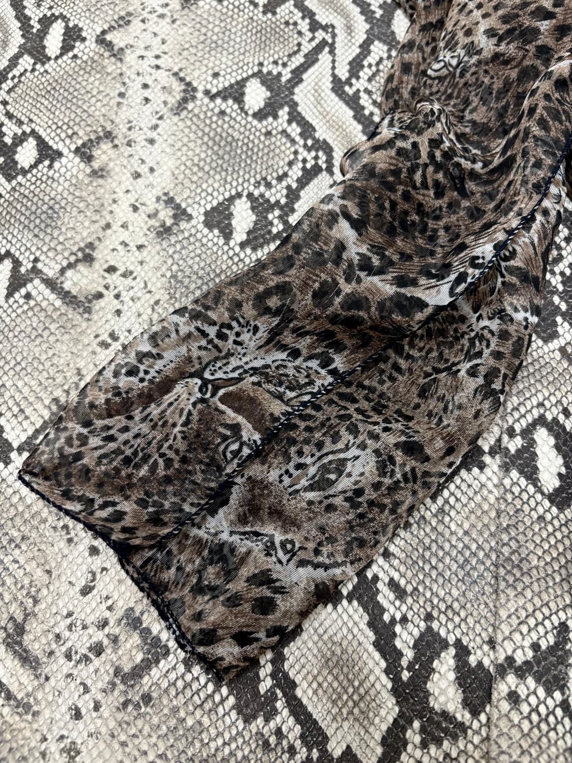 “Vintage” Leopard Scarf 상품이미지4