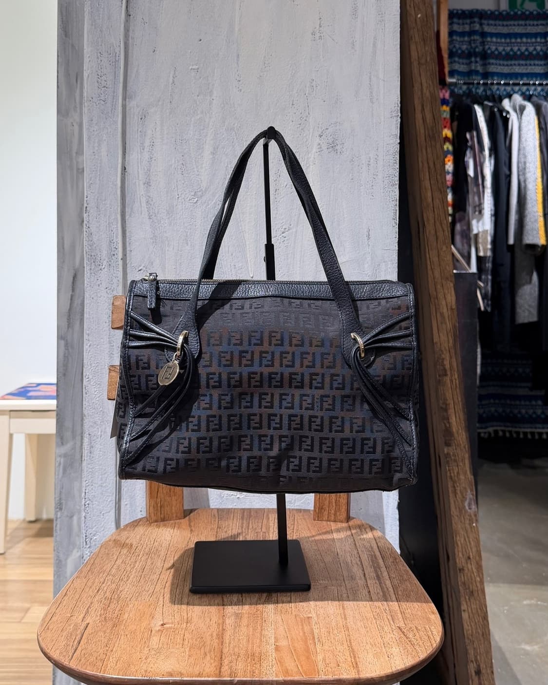 펜디 브라운 주키노 캔버스 토트백 상품이미지4