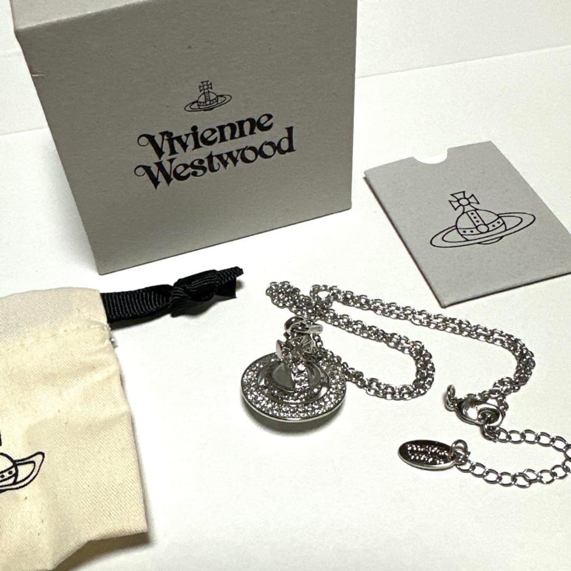 vivienne westwood orb white 목걸이 상품이미지1