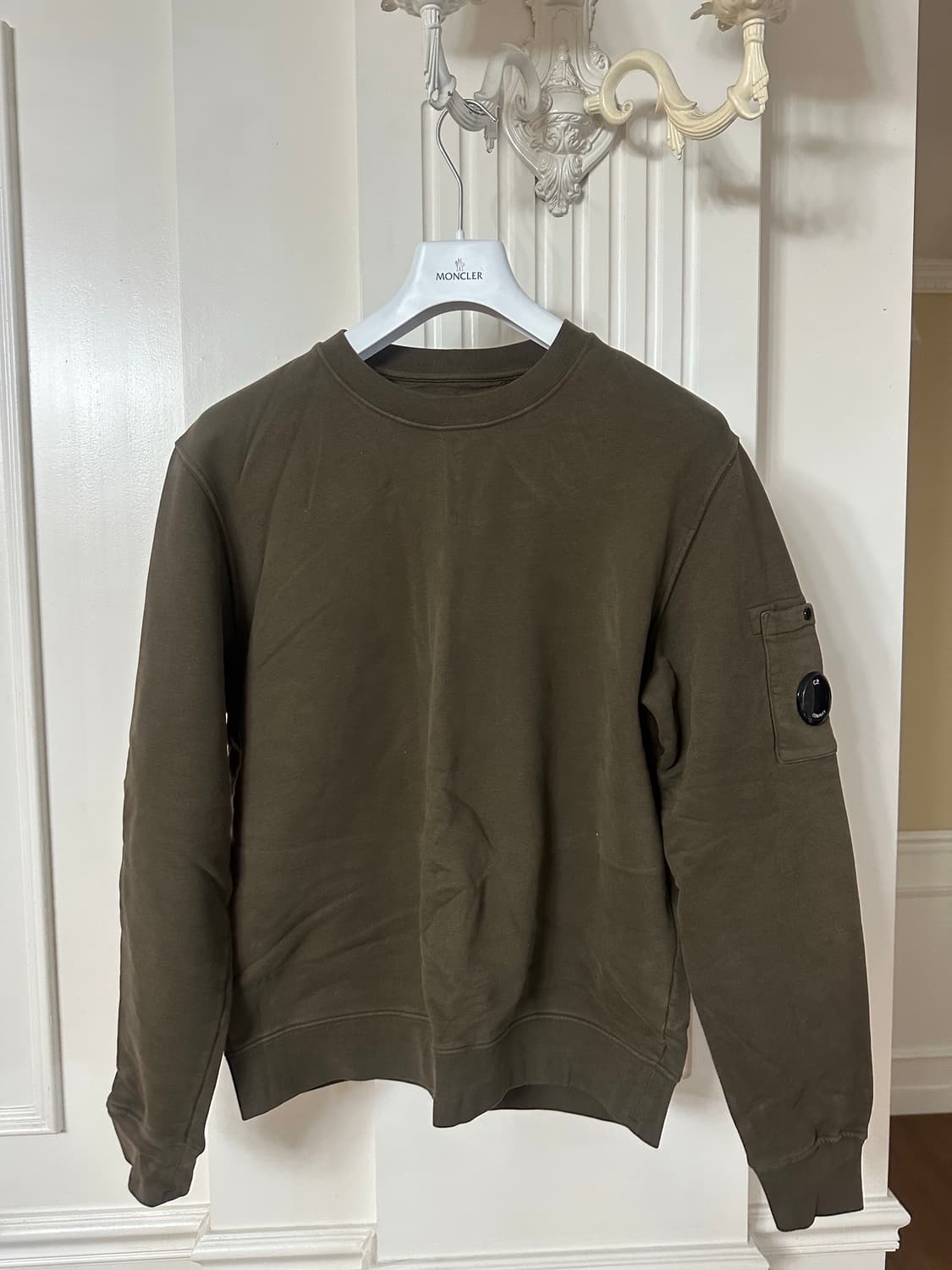 cp컴퍼니 맨투맨L 상품이미지1