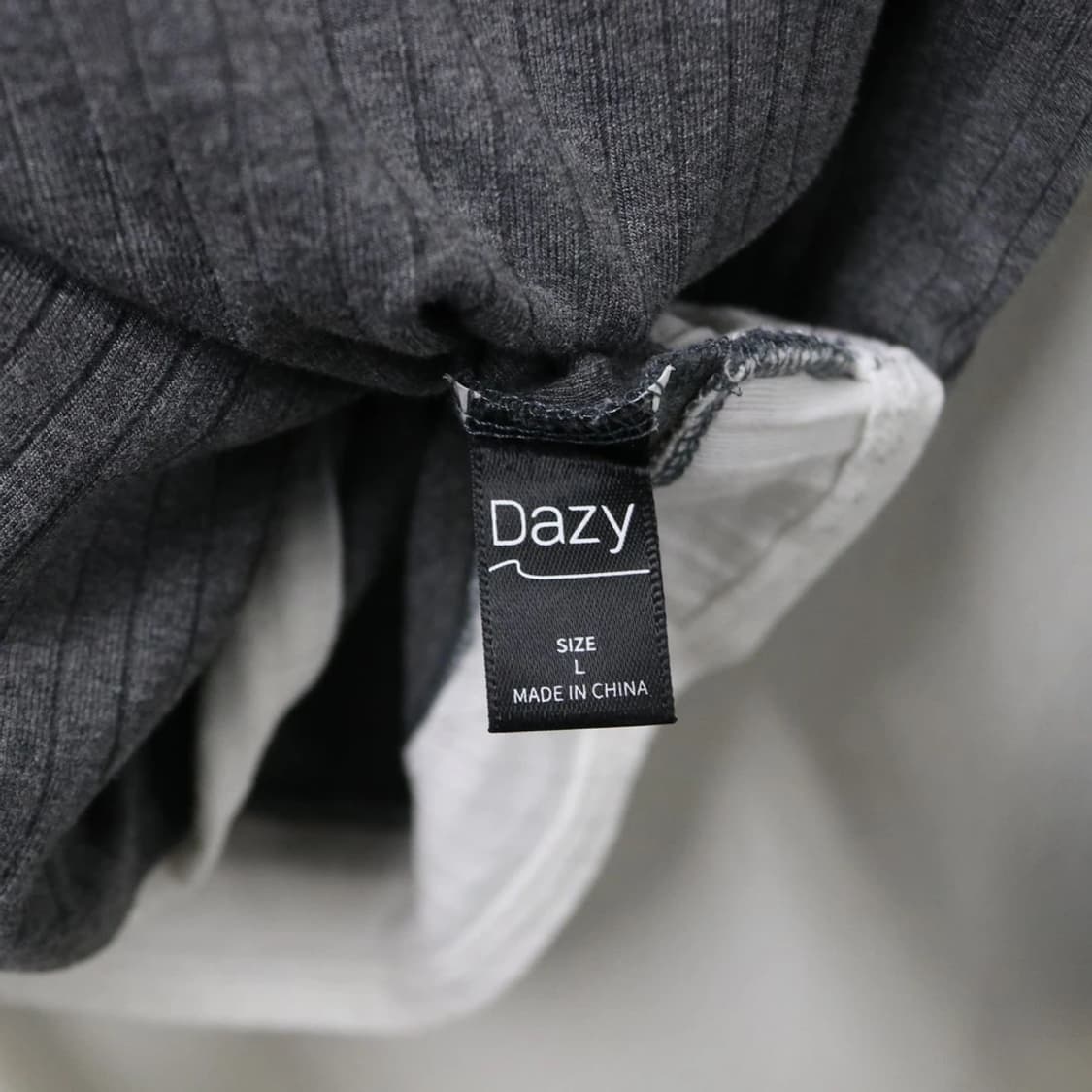 DAZY  딥 브이넥 레이어드 티셔츠 61747 상품이미지5