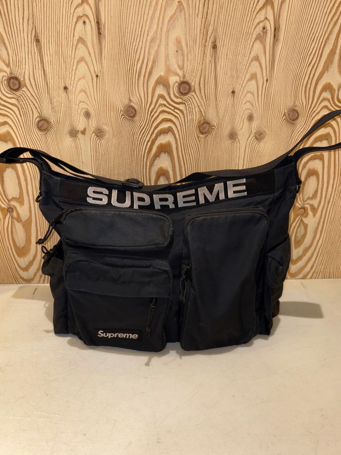 슈프림 멀티 포켓 크로스백 상품이미지1