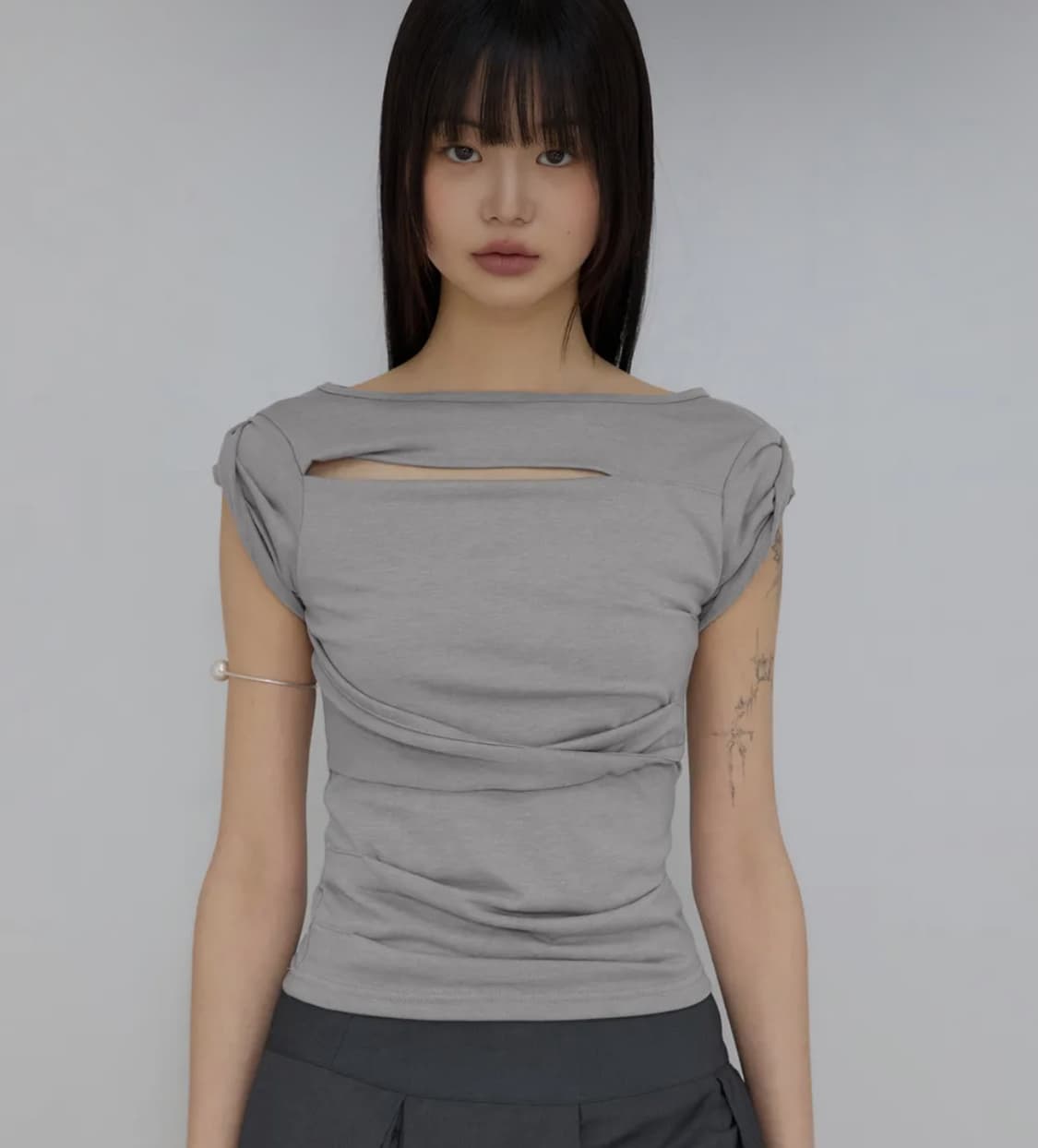 Asymmetrical Draped Roll-Up T-Shirt (FL- 상품이미지1
