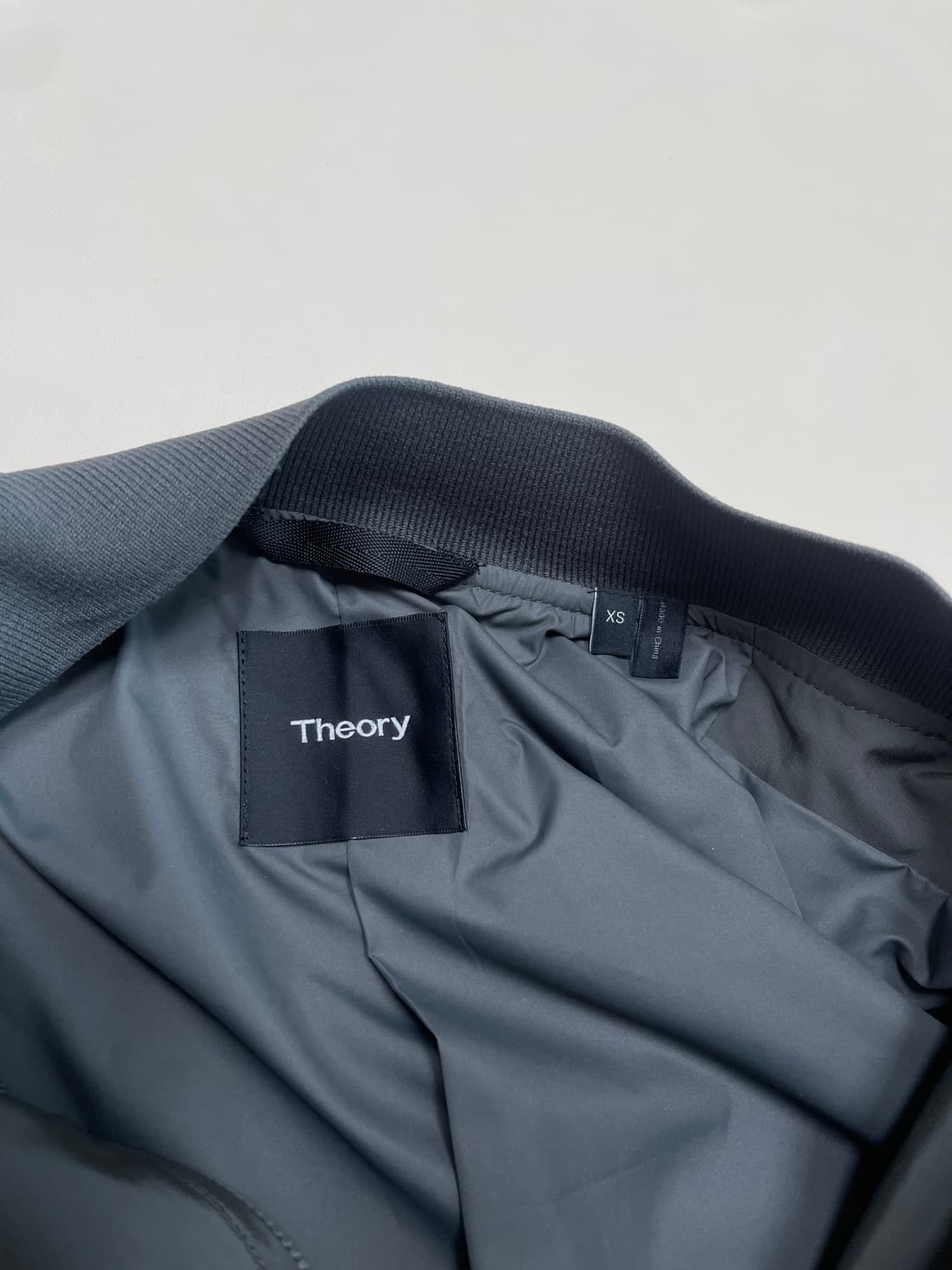 띠어리 봄버 자켓 회색 상품이미지3