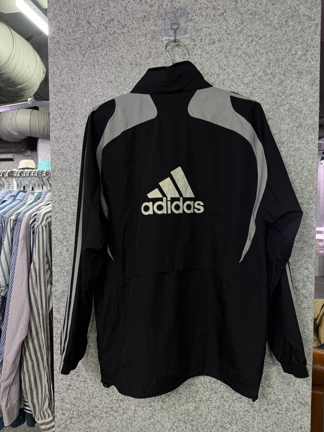 아디다스 리버풀 삼선 트레이닝 바람막이 자켓 B4370 상품이미지3