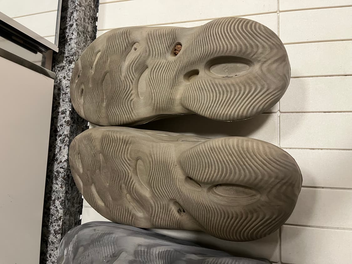 아디다스 이지 폼 러너 스톤세이지 상품이미지3