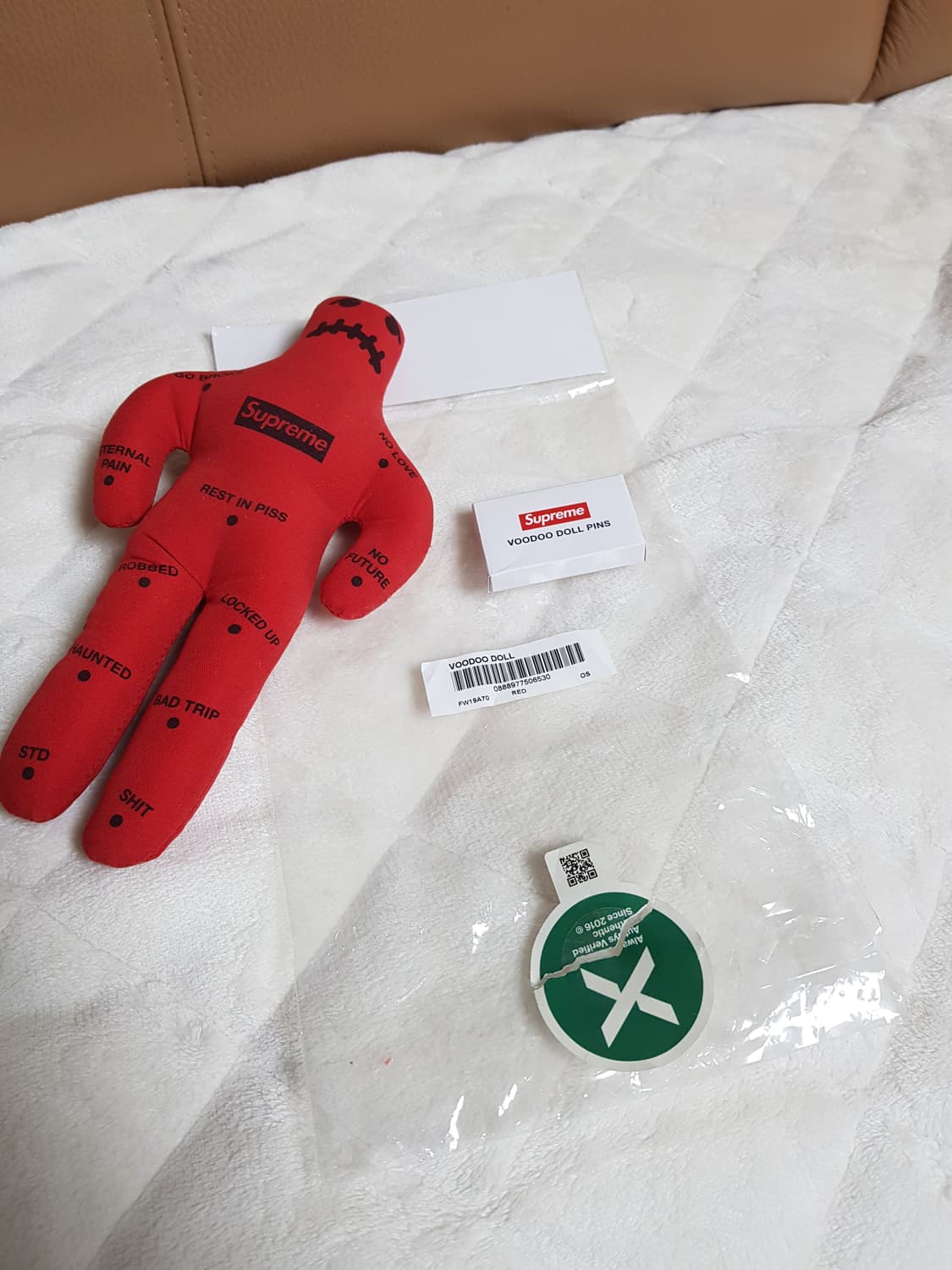 슈프림 부두 돌 인형 레드 19FW 상품이미지4