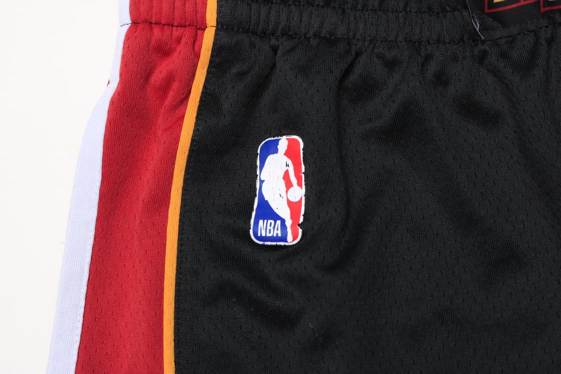 [30인치] 나이키 NBA 마이애미 히트 아이콘 에디션 스윙맨 쇼츠 상품이미지3