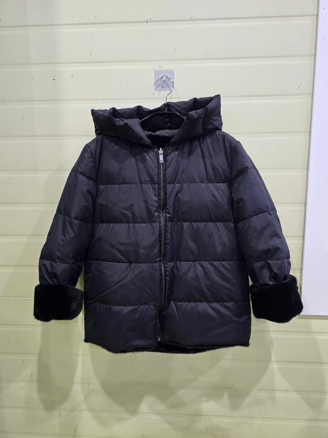 블랙 퍼 후드 패딩 점퍼 상품이미지6