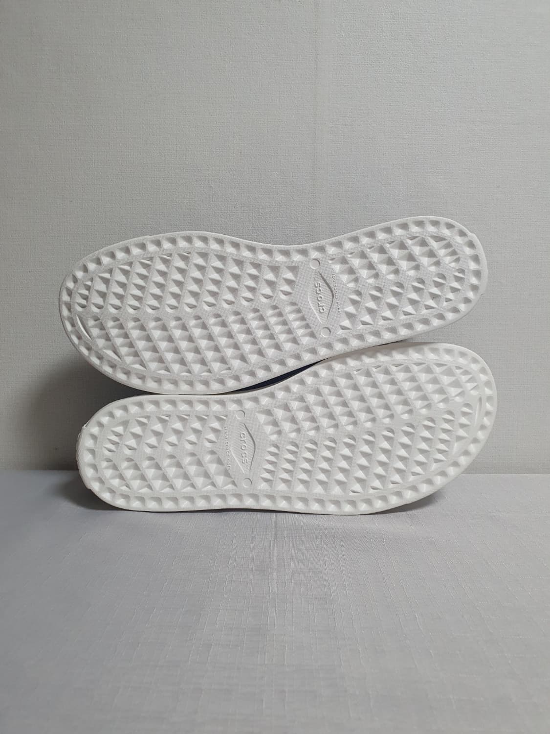 280mm 크록스 시티레인 로카 슬립온 네이비 화이트 상품이미지8