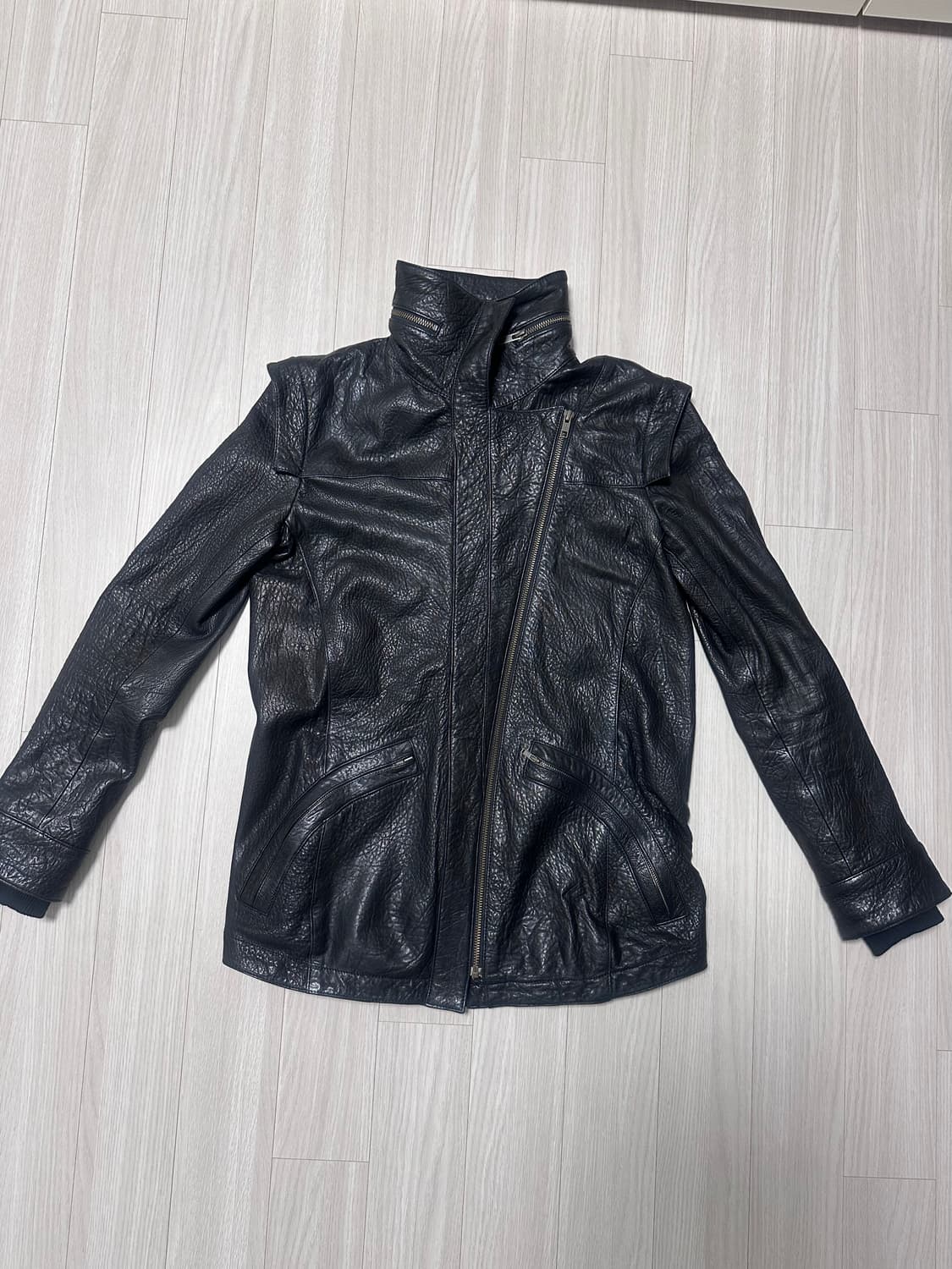 Theyskens theory 하이넥 사선 레더자켓 상품이미지5