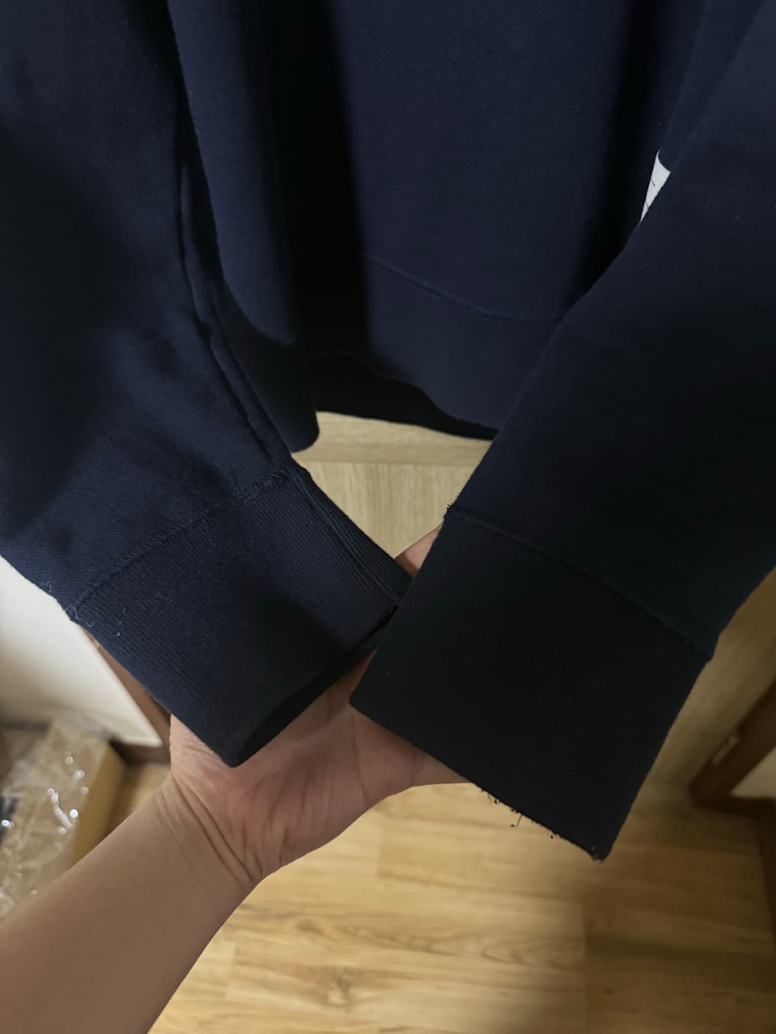 톰브라운 사선완장 맨투맨 네이비 6사이즈 신형 상품이미지6