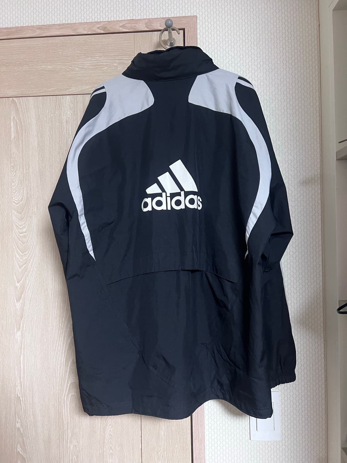 08-09 아디다스 리버풀 그레이 블랙 바람막이 자켓 상품이미지2