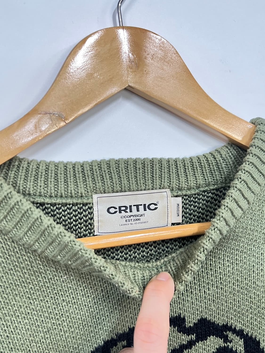 크리틱 스카웃 보이 그래픽 라운드넥 카키 니트  상품이미지4