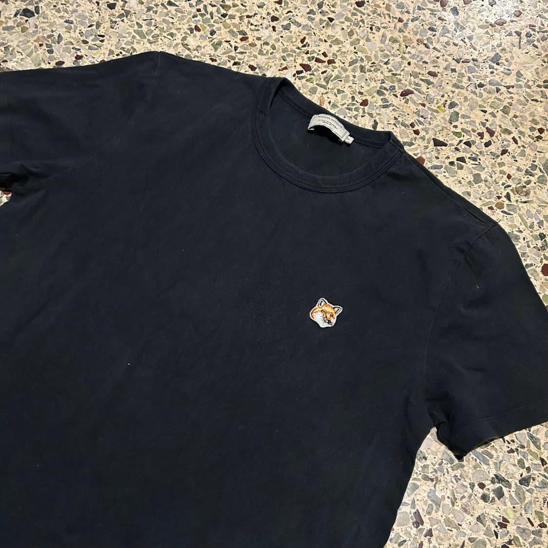 매종 키츠네(Maison kitsune) 블랙 폭스로고 반팔티 상품이미지2