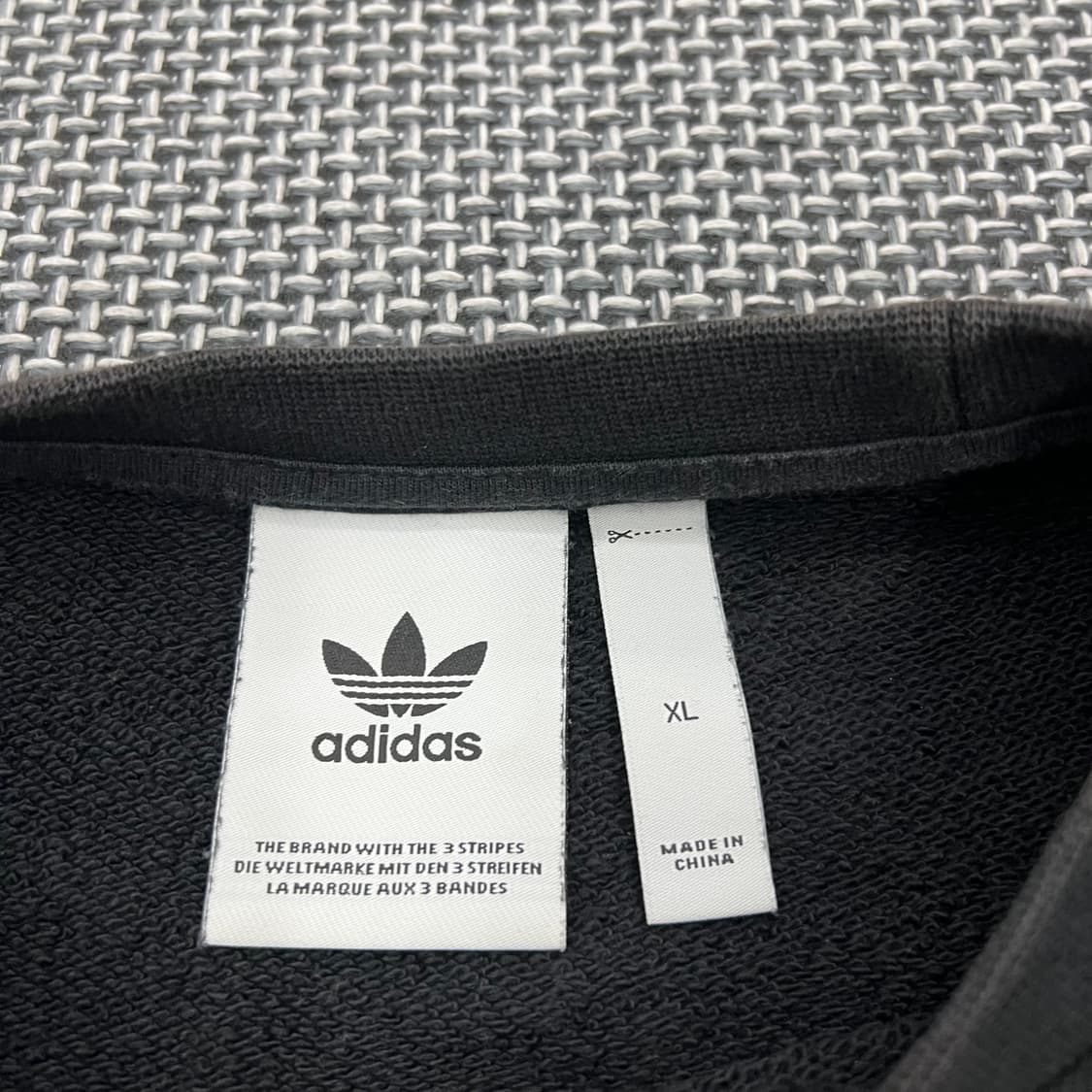 아디다스 블랙 맨투맨 상품이미지4