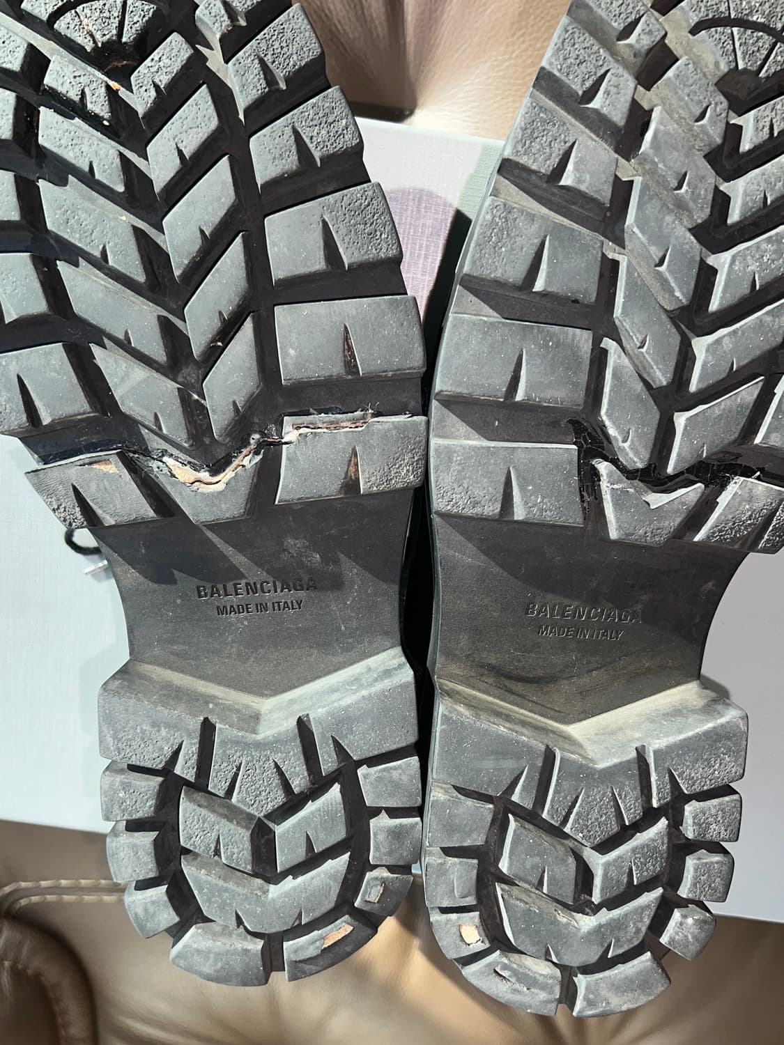 발렌시아가 라이노 더비 42 상품이미지8