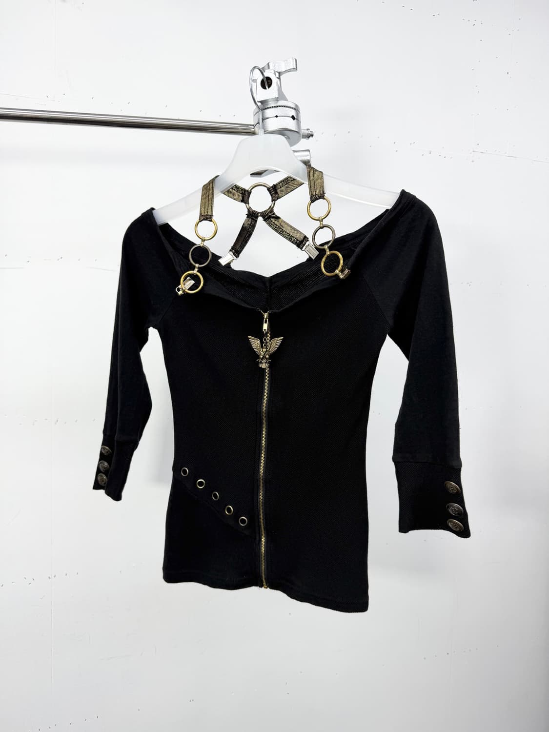 D.I.A. Back Cross Ring Off-Shoulder Zip 상품이미지5