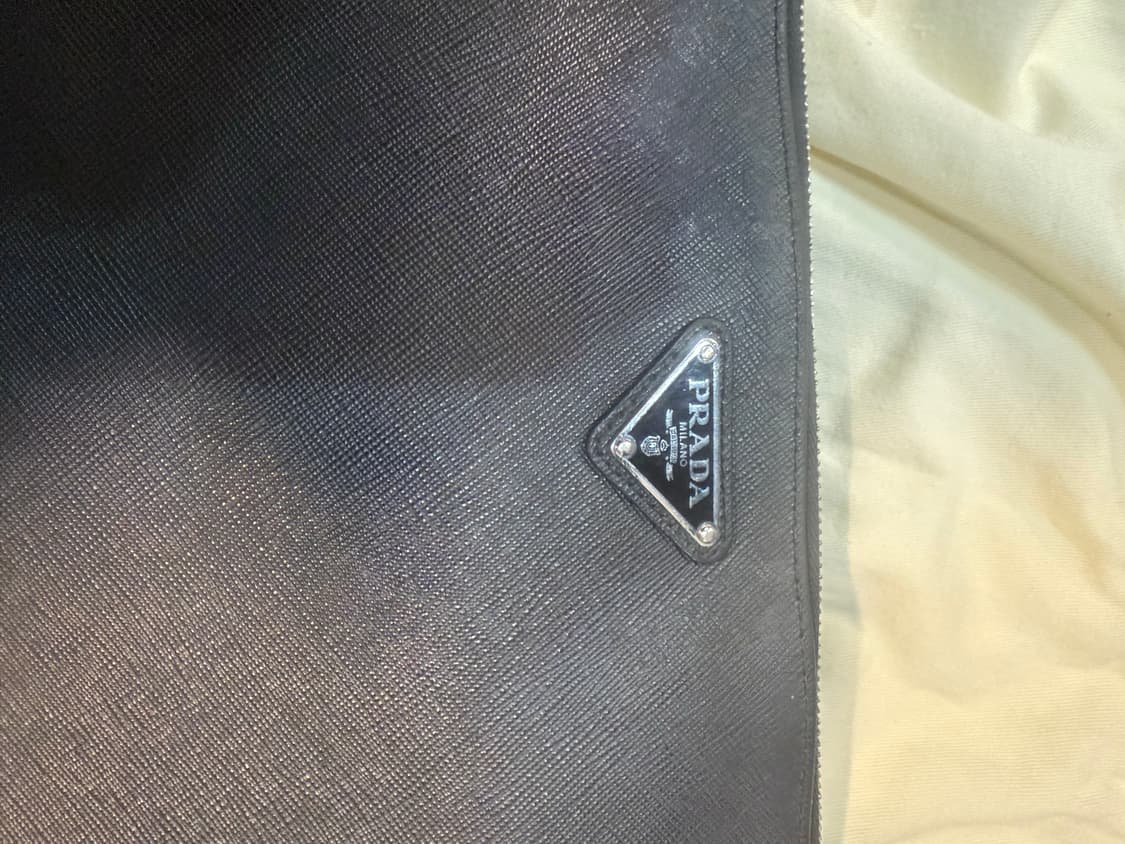 정품 프라다 사피아노 클러치 팝니다 상품이미지2