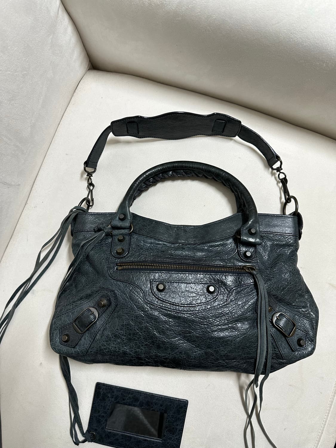 [A+ 정품] 발렌시아가 시티 모터백 퍼스트 다크그레이 상품이미지1