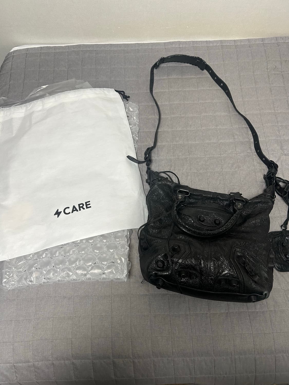 발렌시아가 르카골 미디엄 토트백 올블랙 상품이미지1