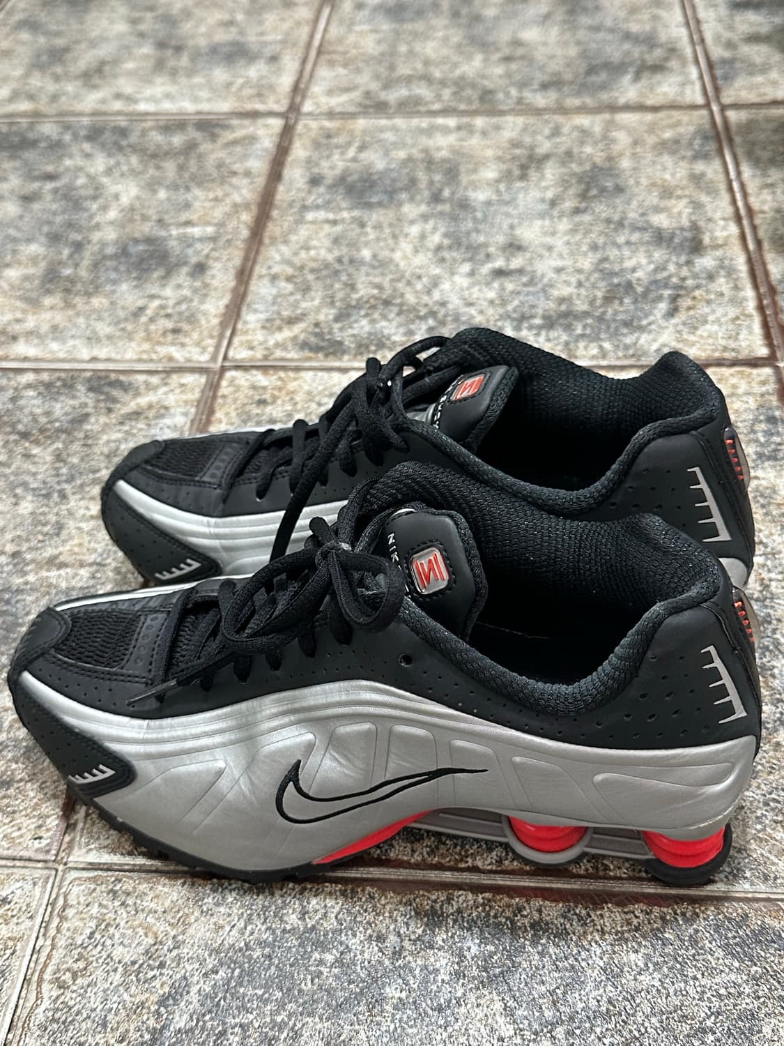 나이키 샥스 R4 245 상품이미지3