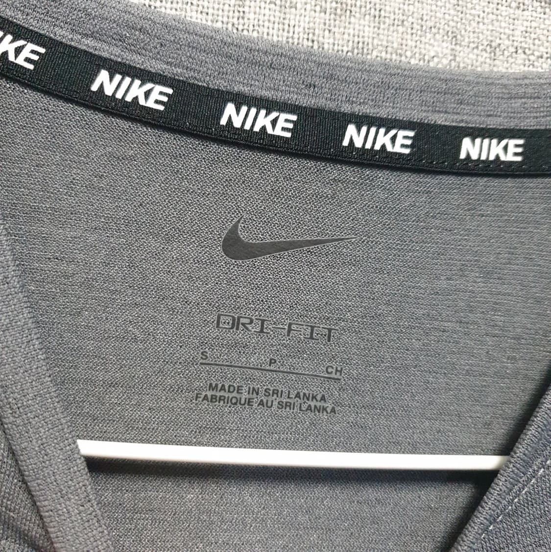 나이키 스우시 드라이핏 리플렉티브 프린팅 반팔 티셔츠 s 상품이미지4