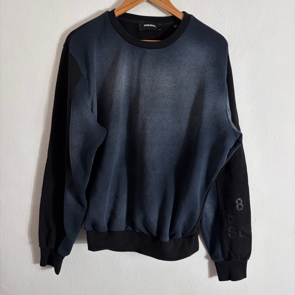 디젤 블랙 데님 이펙트 맨투맨(XL) 상품이미지1