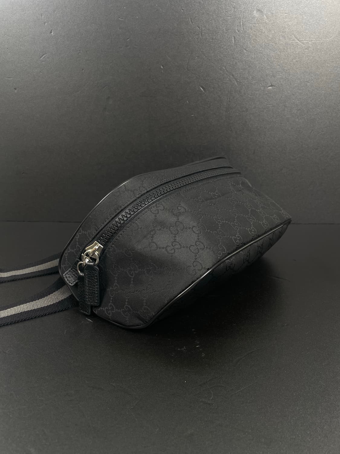 GUCCI 구찌 GG 패브릭 바이크 밸트백 한국 명품 감정원 정품인증 상품이미지3