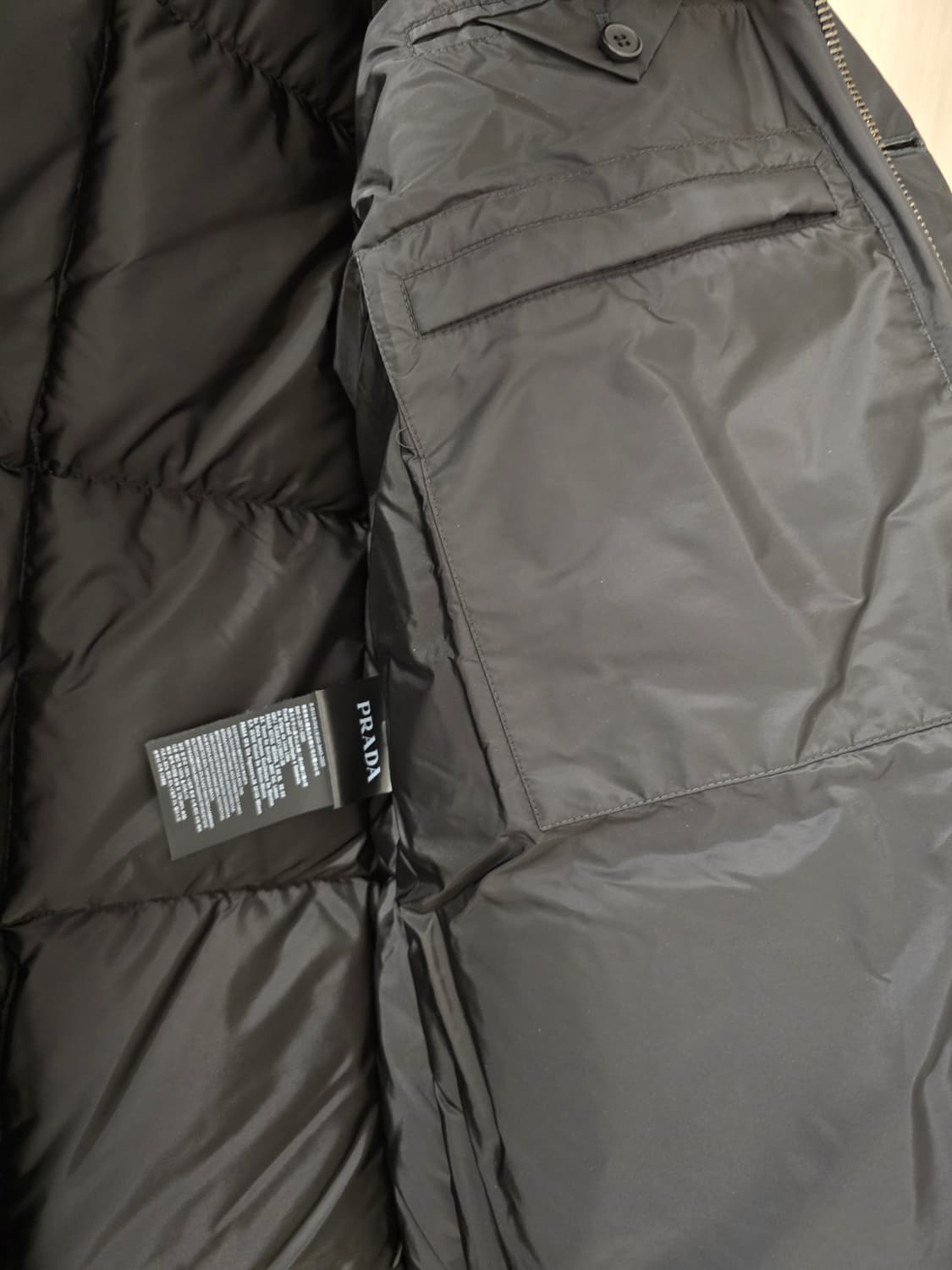 프라다 구스다운 후드 패딩 M 상품이미지4