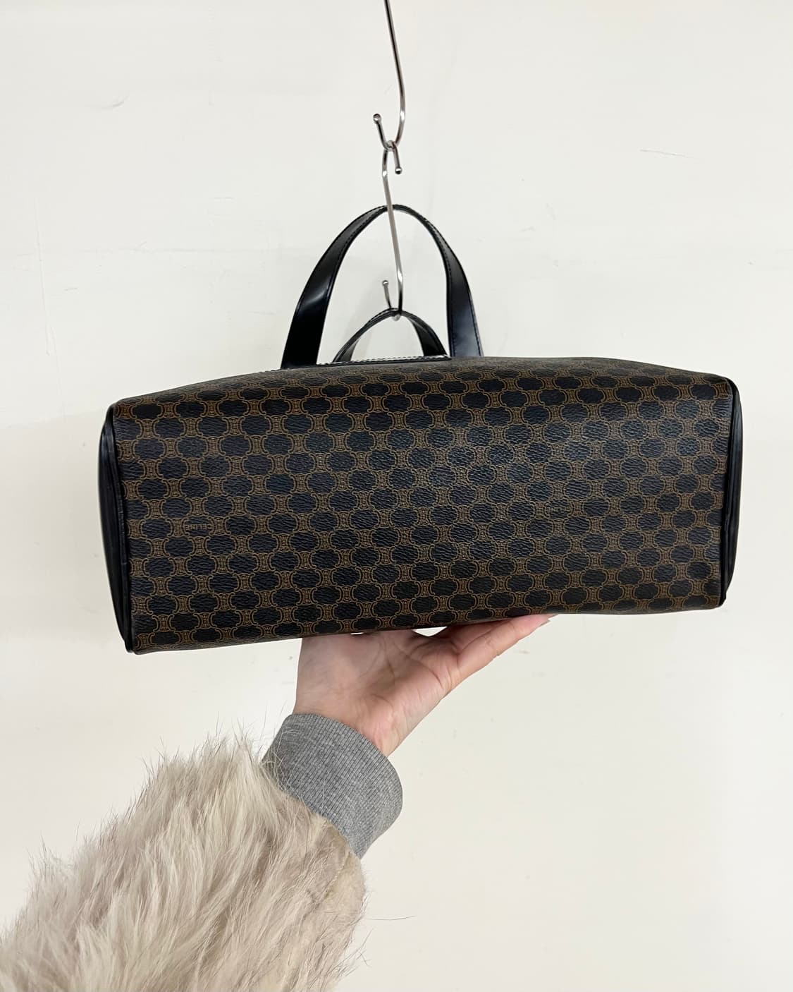 셀린느 블랙 마카담 패턴 핸드백 상품이미지6