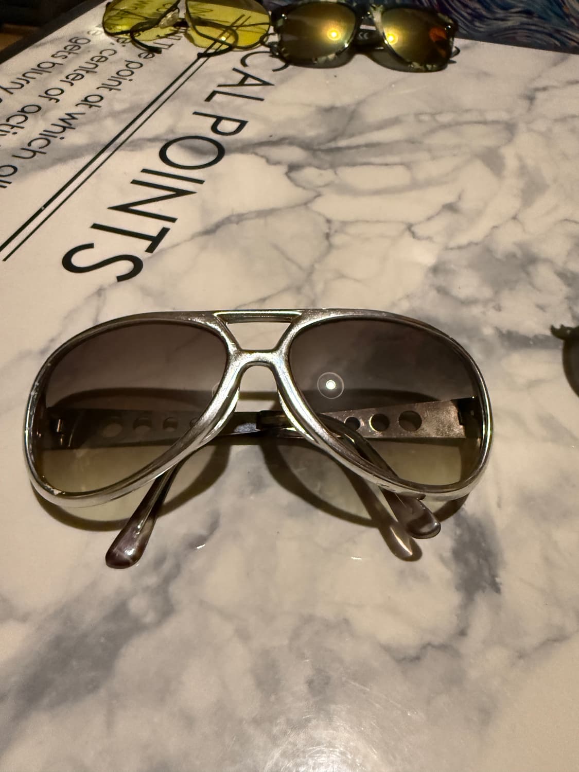 엘비스 프레슬리 스타일 TCB 실버 메탈 프레임 선글라스 상품이미지1