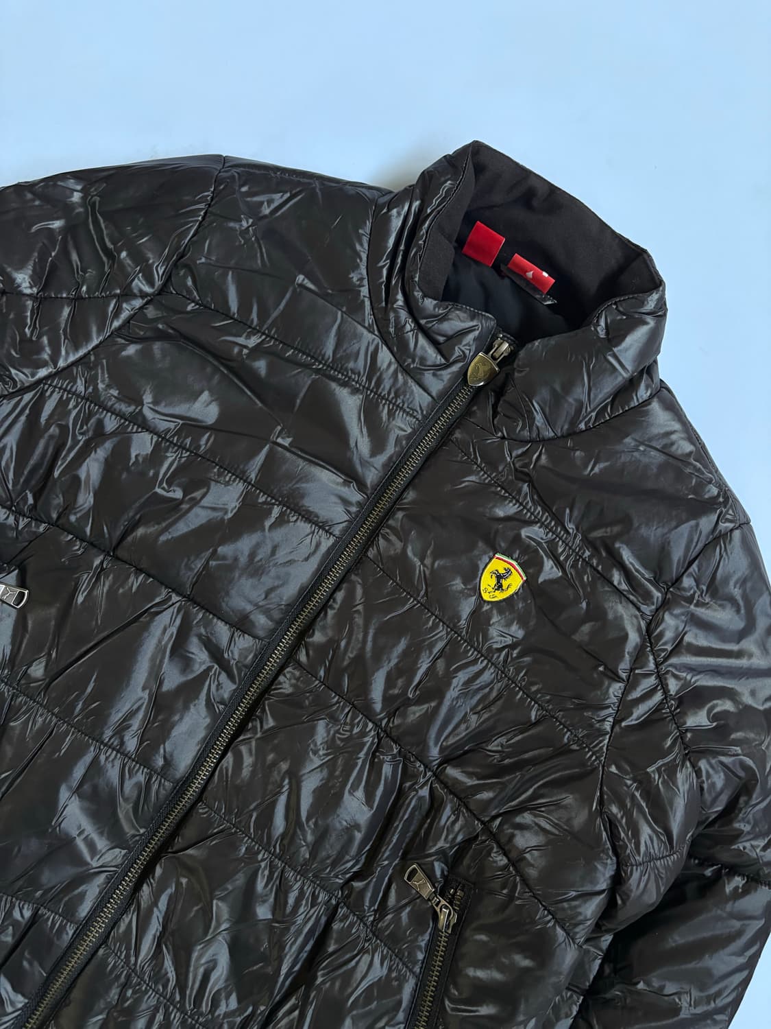 푸마 x 페라리 한정판 패딩 상품이미지1