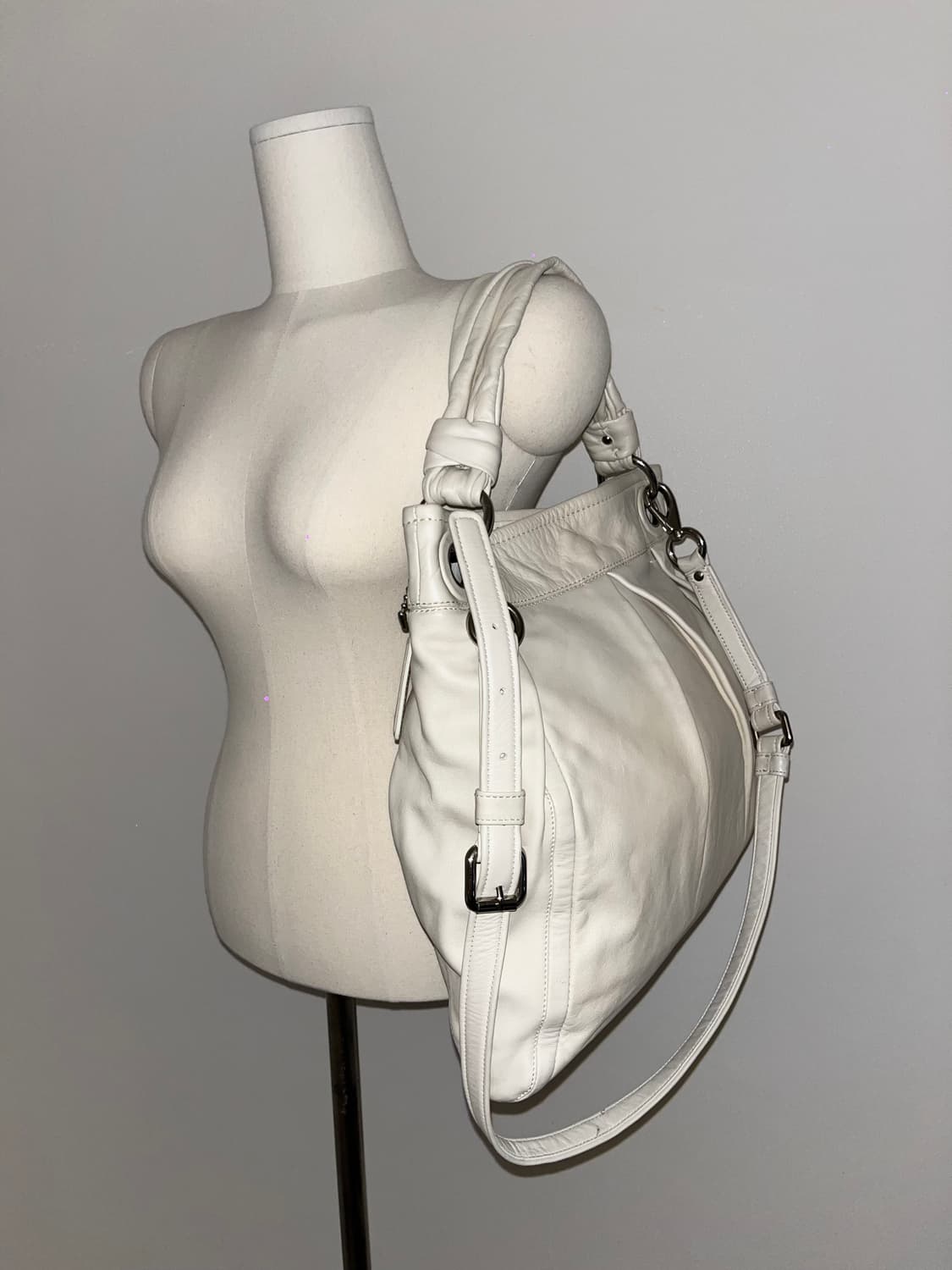 🎉SALE🎉 COACH AllWhite shoulder bag 상품이미지4