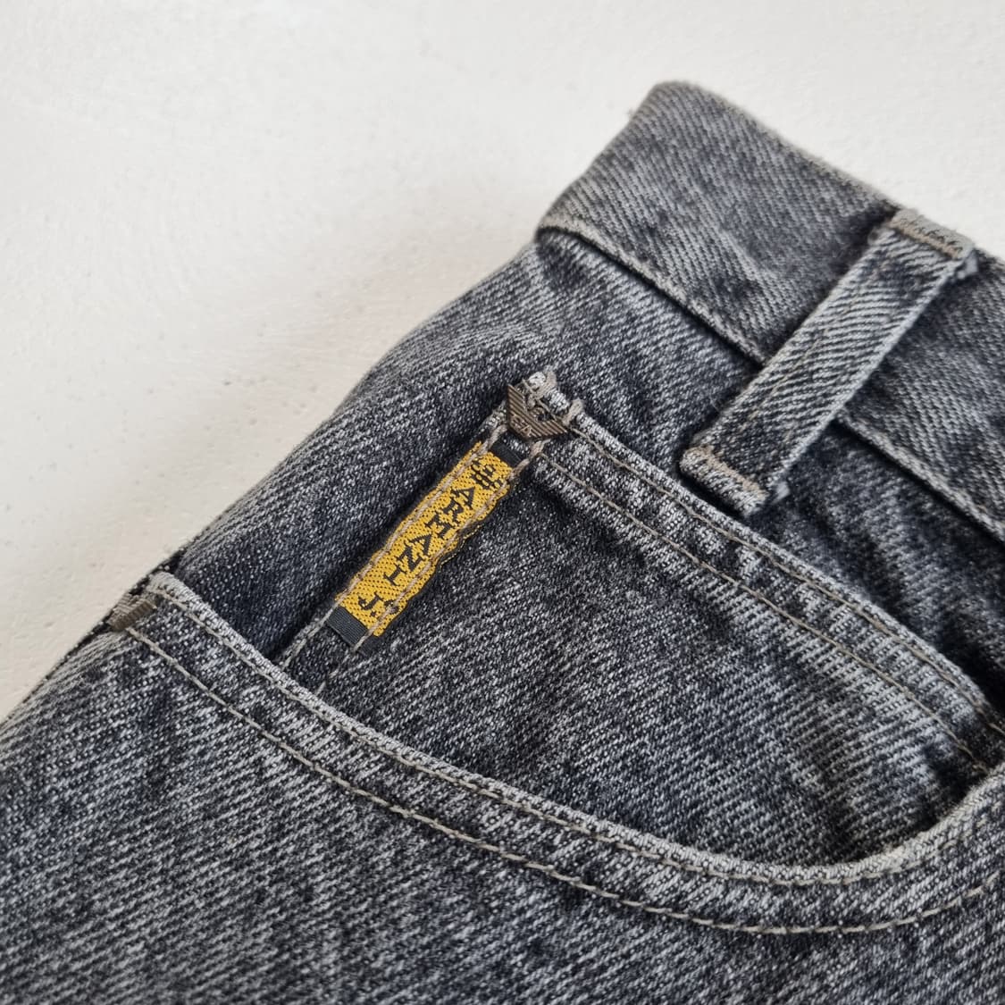 90S ARMANI JEANS 흑청 데님팬츠 - 32 상품이미지4